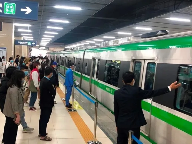 Yêu cầu làm rõ vụ hàng chục bảo vệ ga metro Hà Nội bị nợ lương kéo dài