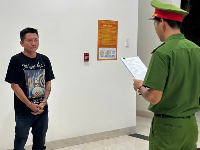 “Ma men“ lái ô tô lao vào quán nhậu rồi đến trụ sở công an ở Đà Nẵng thách thức